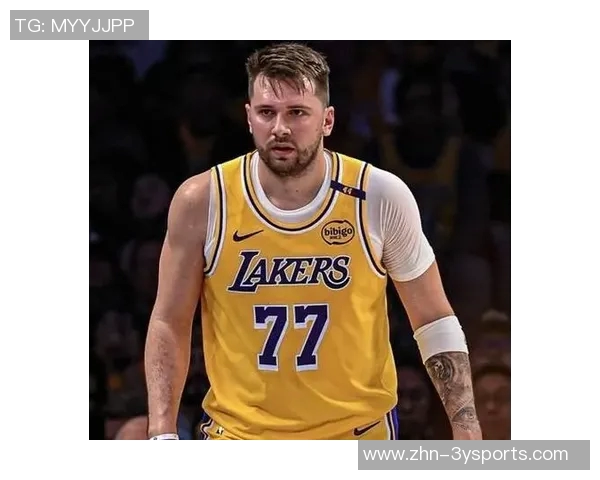 日本性感女星昨日现身湖人主场穿东契奇球衣引发热议